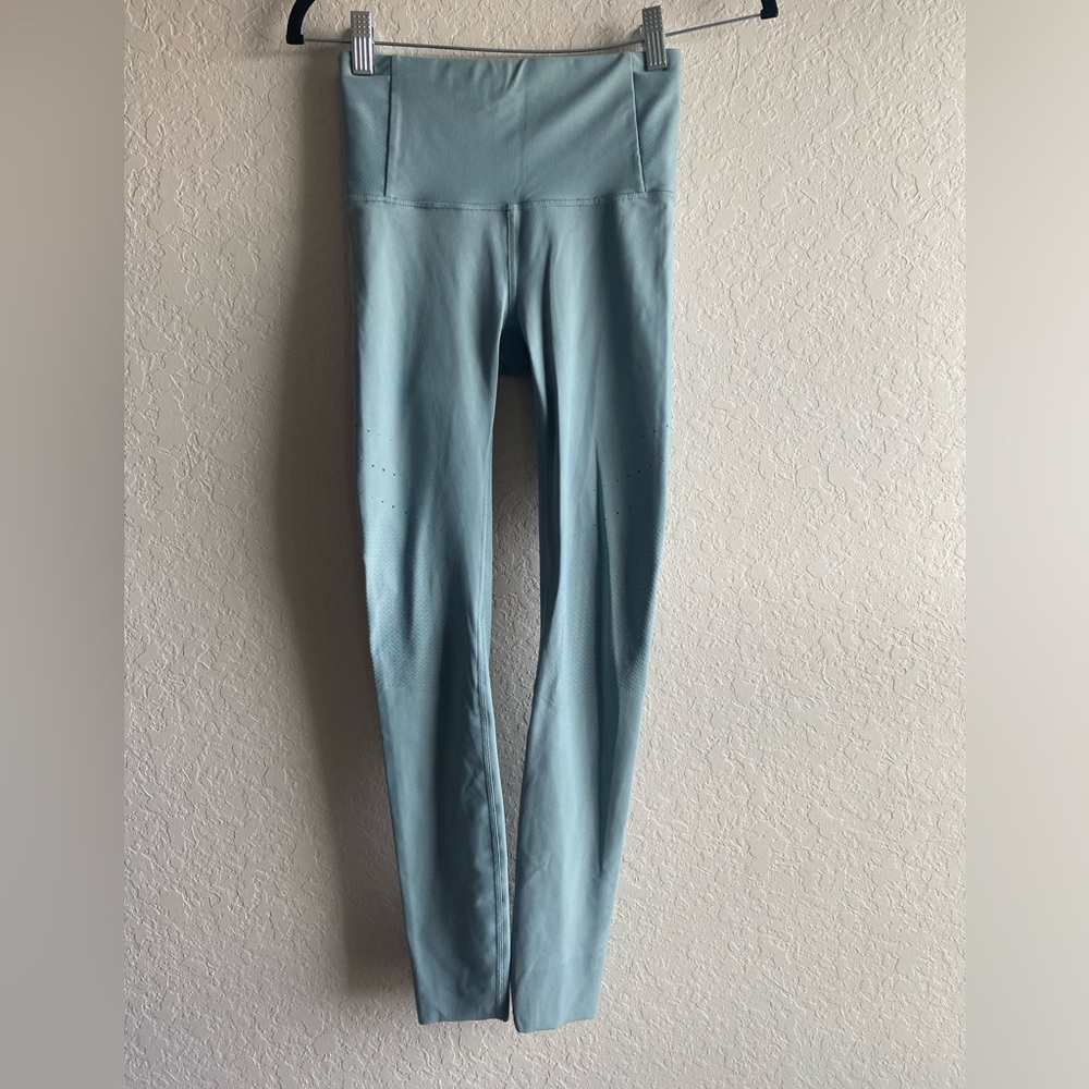 Lululemon Zoned In Tight 27” Leggings with Envelope Pocket in Blue Cast ~ Size 4 - Picture 3 of 9
